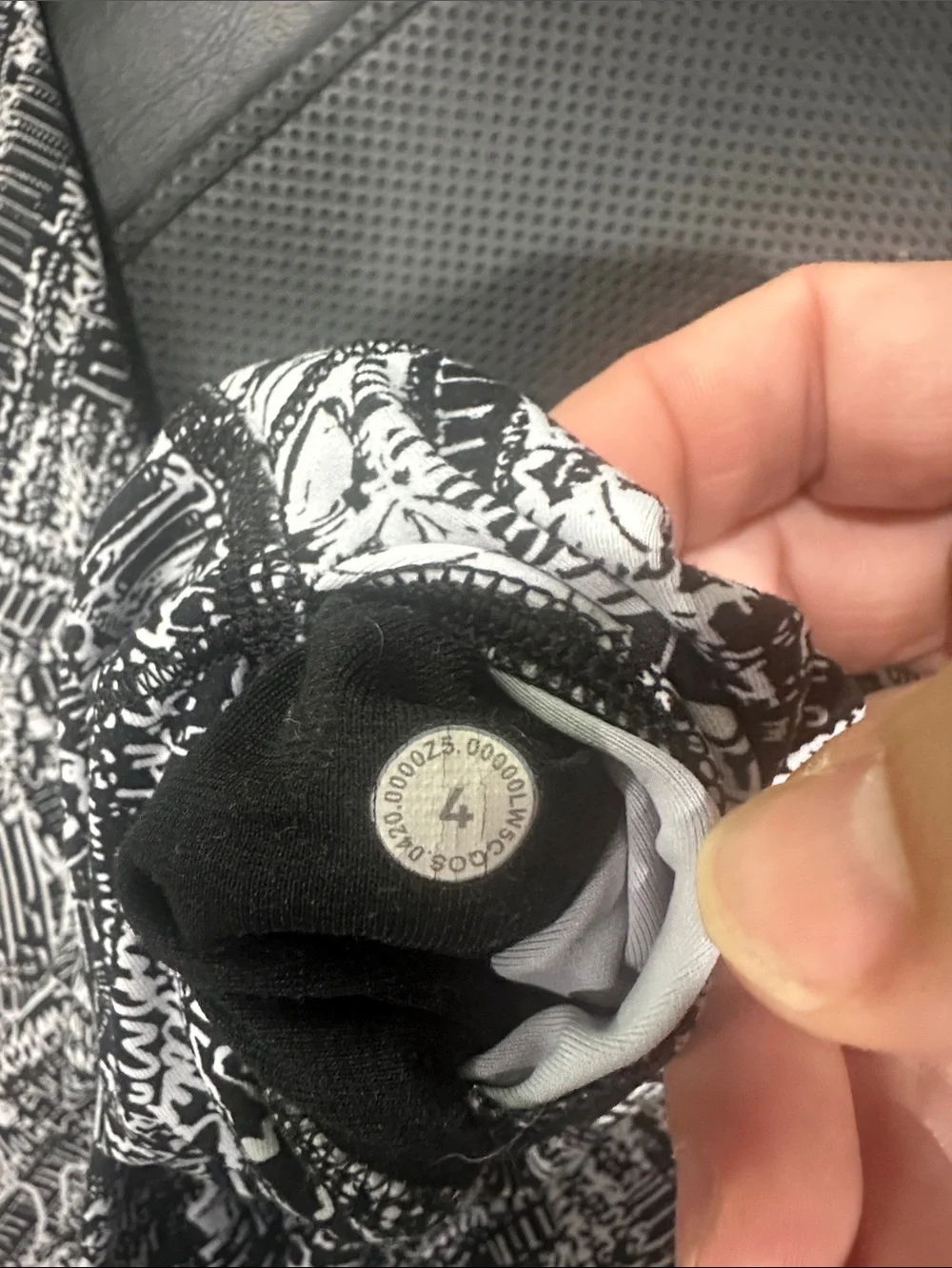 Lululemon logo graphic black and white leggings size 4